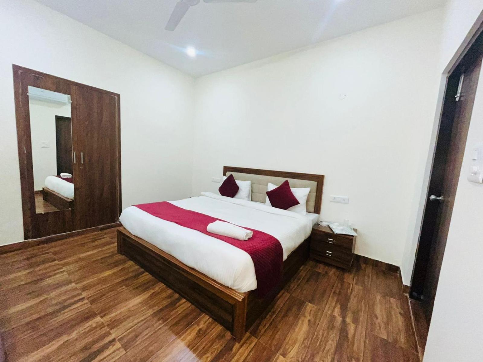 Hotel Badals Nest - Safdarjung Enclave Új-Delhi Kültér fotó